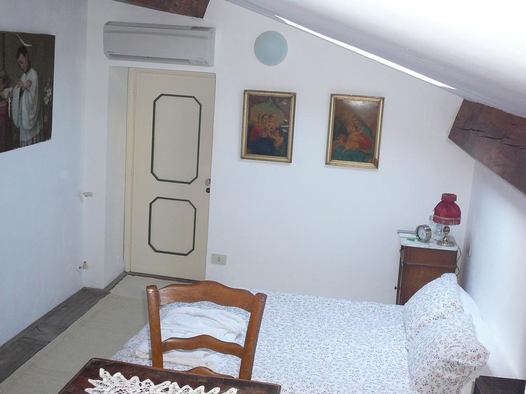 La Terrazza Dei Pelargoni B&B Ventimiglia Værelse billede